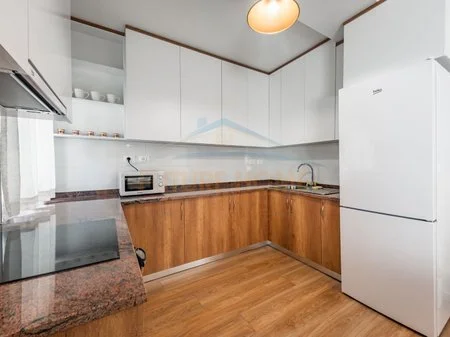 Durres, shitet apartament 1+1+Ballkon Kati 2, 65 m² 120.000 € (Rruga e Portit,Durres)