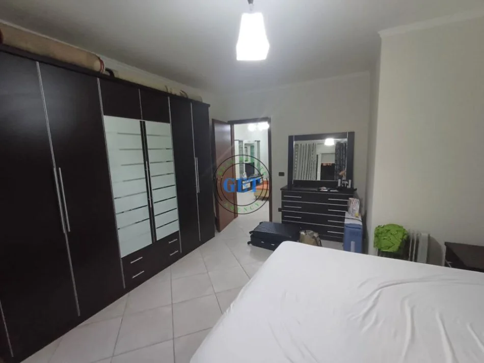 Durres, jepet me qera apartament 2+1+Ballkon Kati 5, 91 m² 400 € (UKD Durres)