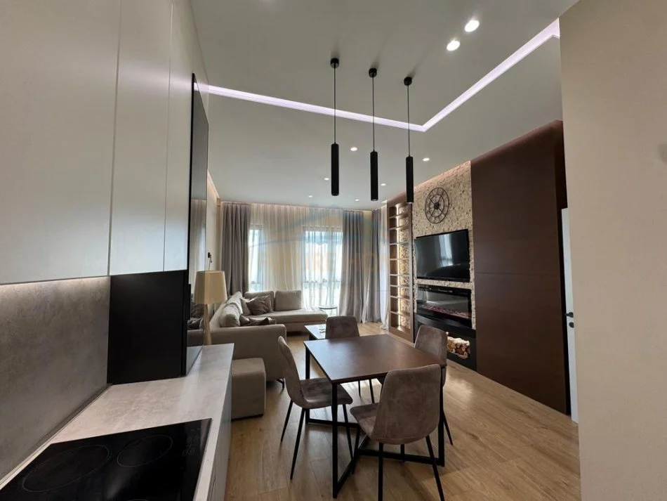 Tirane, shitet apartament 1+1 Kati 5, 76 m² 