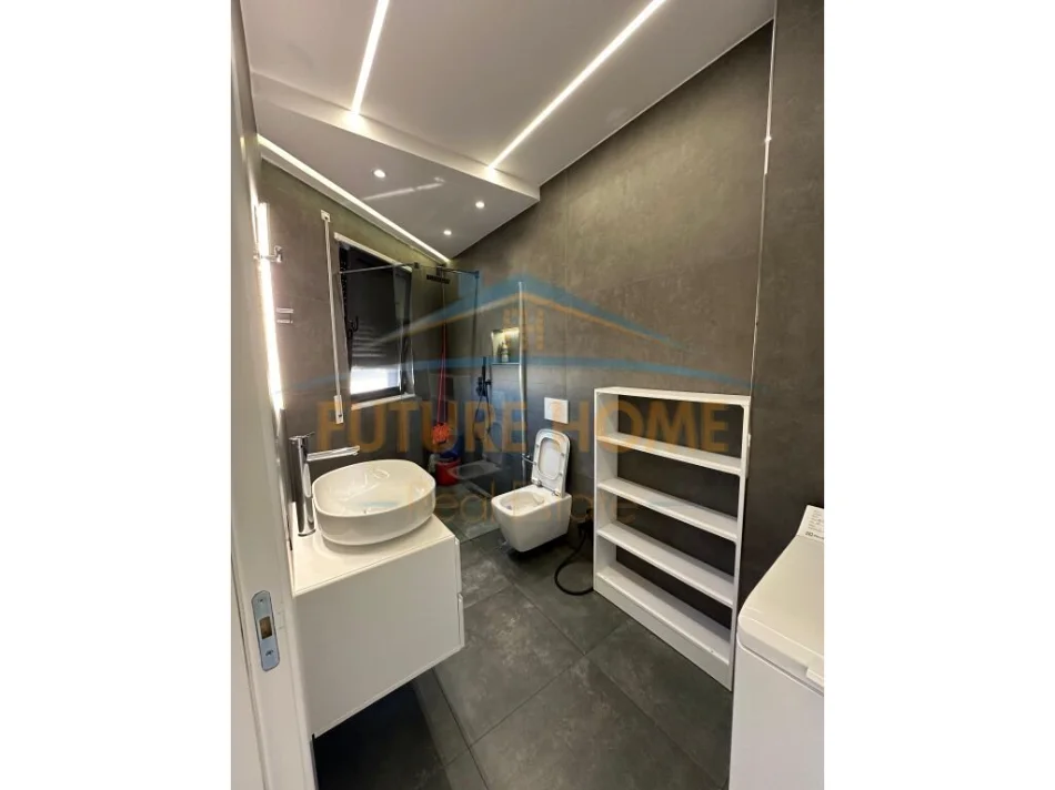 Tirane, shitet apartament 1+1 Kati 5, 61 m² 183.000 € (Rruga e Durresit,Tirane.)