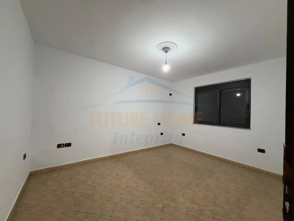 Shitet, Apartament 2+1, Rruga e Elbasanit, 225.000 €