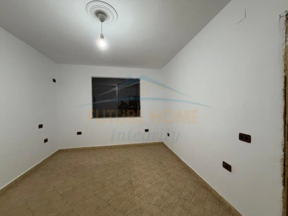 Shitet, Apartament 2+1, Rruga e Elbasanit, 225.000 €