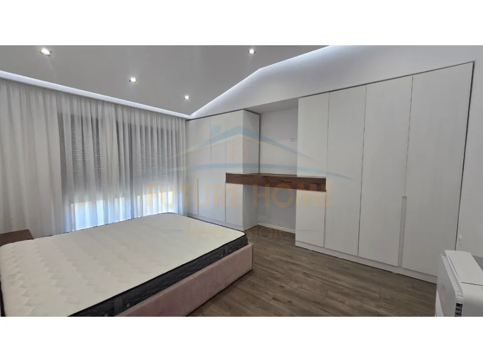 Tirane, jepet me qera apartament 2+1 Kati 7, 120 m² 500 € 