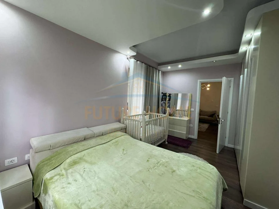 Tirane, jepet me qera apartament 1+1 Kati 1, 600 € 