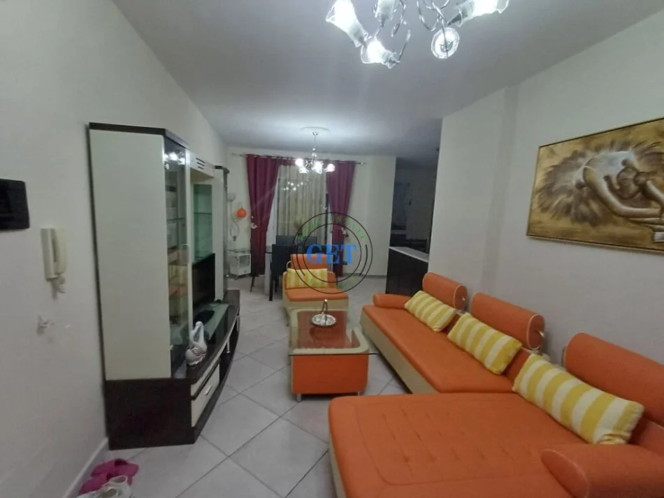 Durres, jepet me qera apartament 2+1+Ballkon Kati 5, 91 m² 400 € (UKD, Durres)