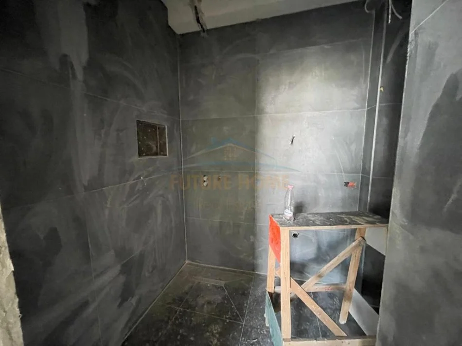 Tirane, shitet apartament 3+1+Ballkon Kati 9, 156 m² 280.000 € (BULEVARDI I RI)