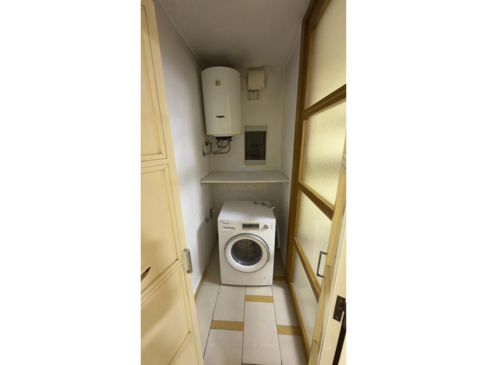 Tirane, jepet me qera apartament 3+1 Kati 3, 154 m² 1.200 € 