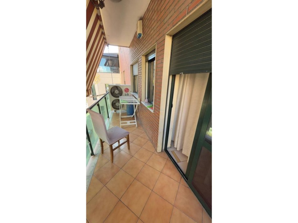 Tirane, jepet me qera apartament 3+1 Kati 3, 154 m² 1.200 € 