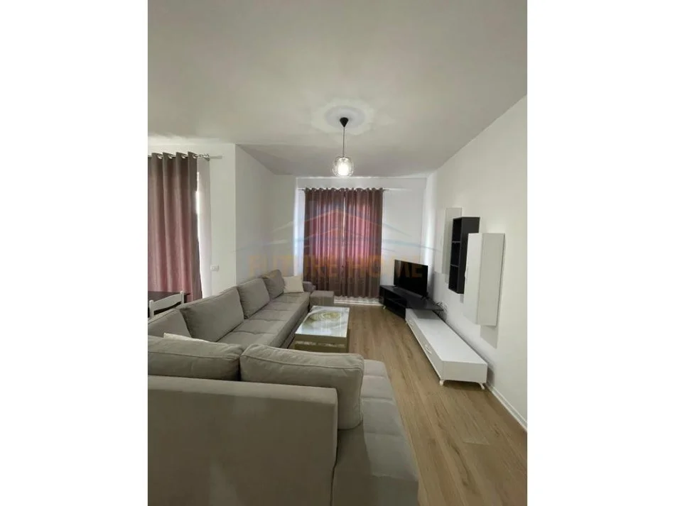 Tirane, jepet me qera apartament 2+1 Kati 5, 125 m² 650 € (Grand Gallery, Yzberisht)