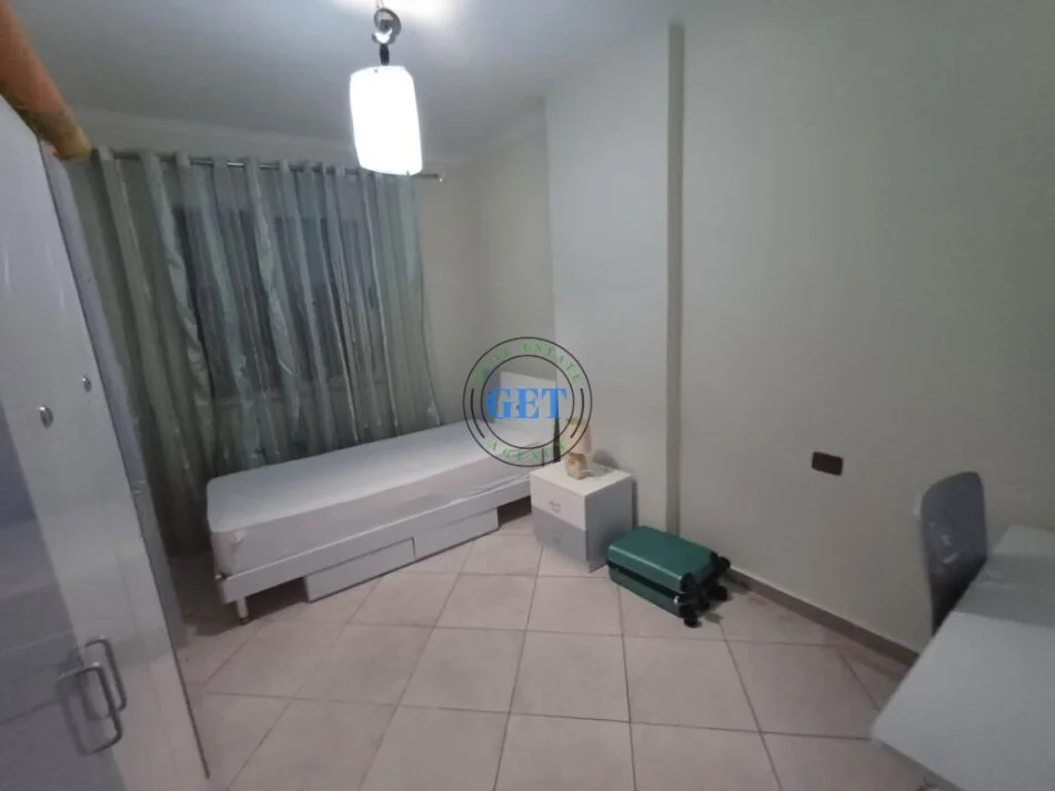 Durres, jepet me qera apartament 2+1+Ballkon Kati 5, 91 m² 400 € (UKD, Durres)