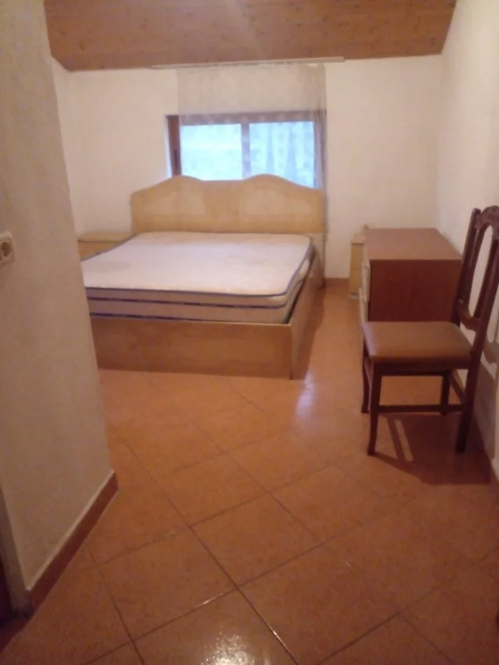 Tirane, jepet me qera apartament 2+1+Ballkon Kati 4, 80 m² 300 € 