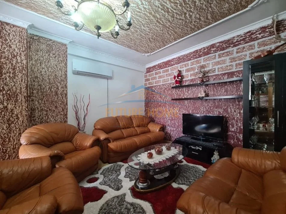 Tirane, jepet me qera apartament 2+1 Kati 8, (Besim Alla)