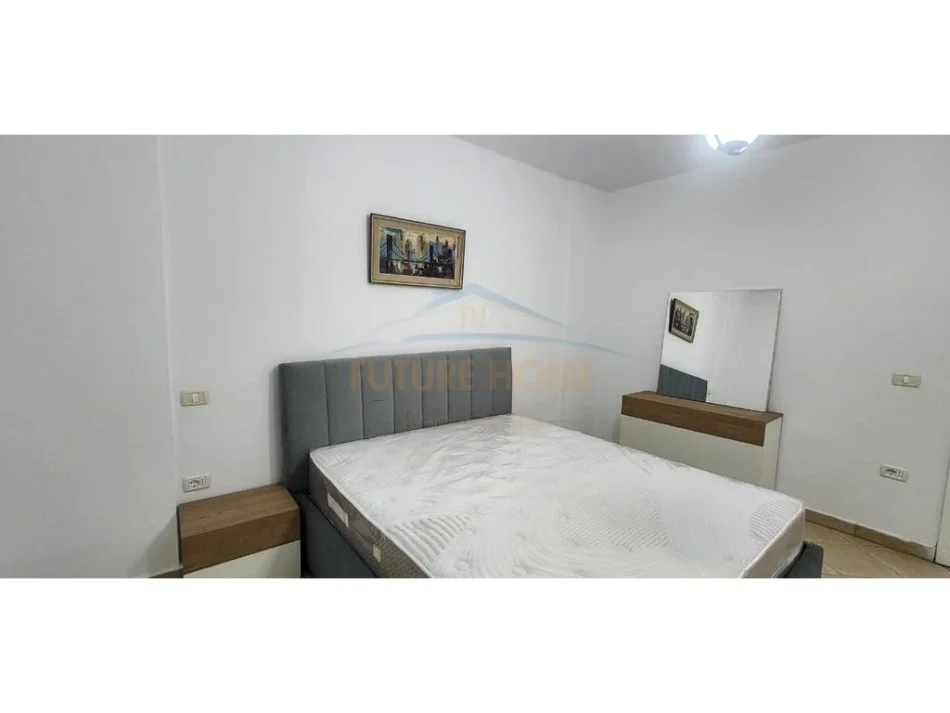Tirane, jepet me qera apartament 1+1 Kati 4, 62 m² 650 € (Ish Ekspozita, Tiranë.)