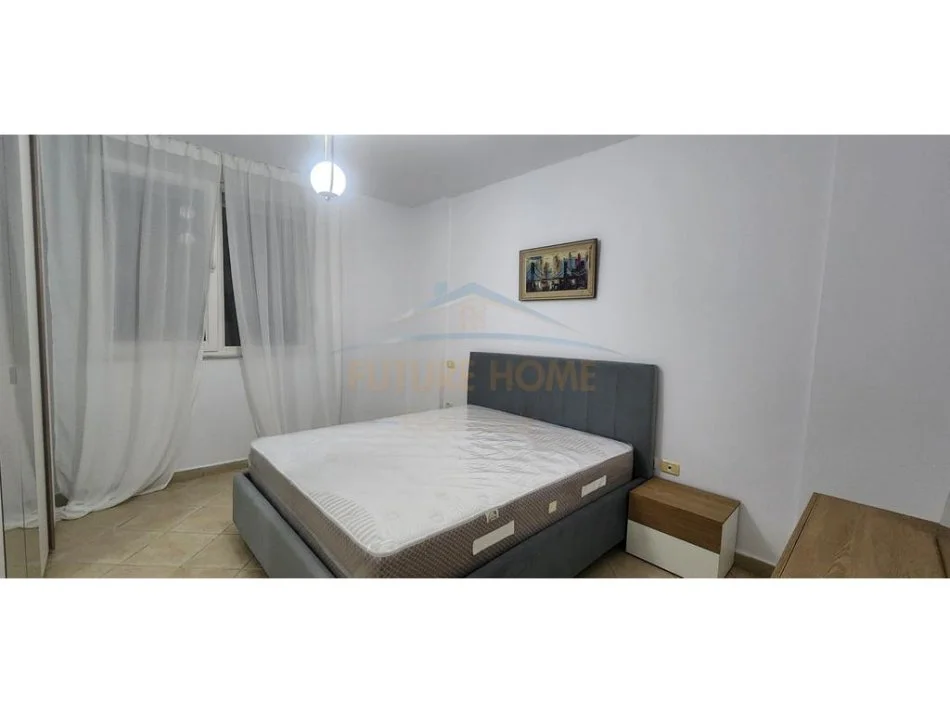 Tirane, jepet me qera apartament 1+1 Kati 4, 62 m² 650 € (Ish ekspozita)