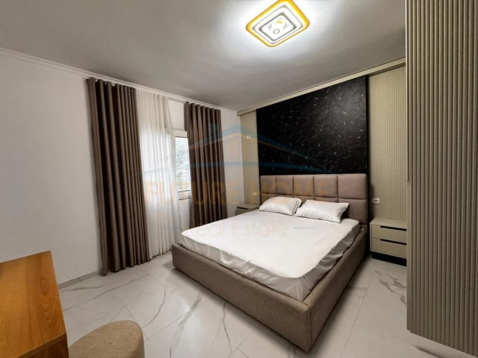 Durres, jepet me qera apartament 3+1 Kati 6, 260 m² 2.000 € (Vollga, Durres.)