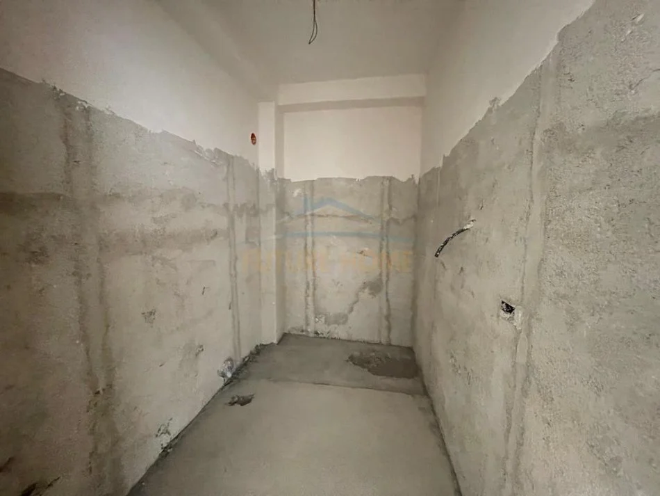 Tirane, shitet apartament 1+1 Kati 5, 65 m² 105.000 € (Rruga e Dibres)