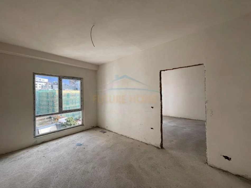 Tirane, shitet apartament 1+1 Kati 5, 65 m² 105.000 € (Rruga e Dibres)
