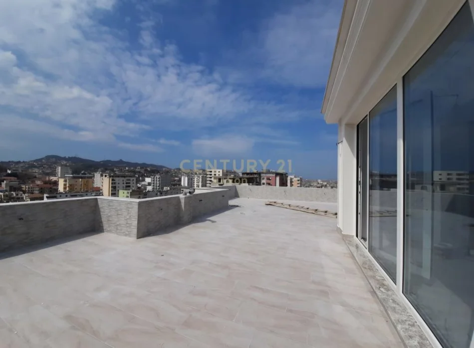 Durres, shitet apartament+verande | Penthouse 3+1 Kati 10, 280 m² 220.000 € (Qender, Durrës)