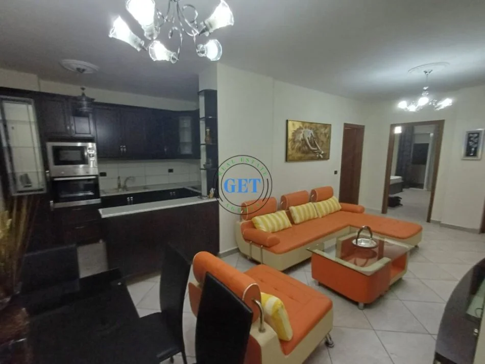 Durres, jepet me qera apartament 2+1+Ballkon Kati 5, 91 m² 400 € (UKD, Durres)
