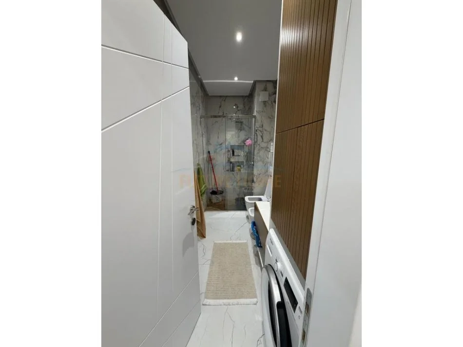 Tirane, shitet apartament 3+1 Kati 3, 123 m² 255.000 € (Residenca Oasis, Unaza e Re)