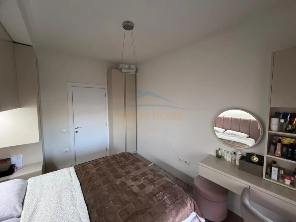 Tirane, shitet apartament 2+1+Ballkon Kati 1, 91 m² 