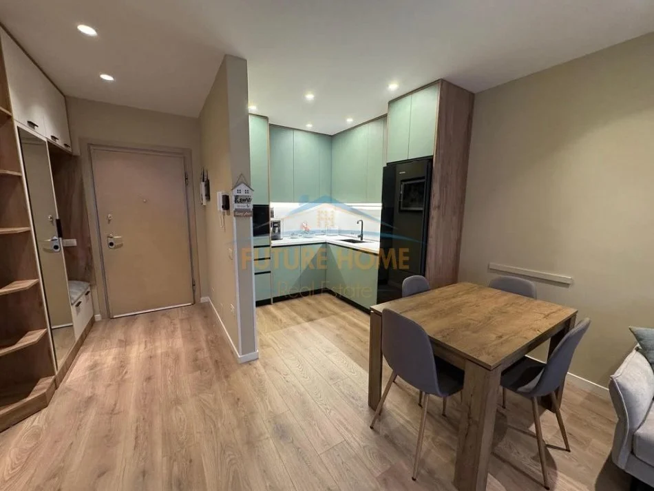 Tirane, jepet me qera apartament 2+1 Kati 3, 100 m² 1.000 € 