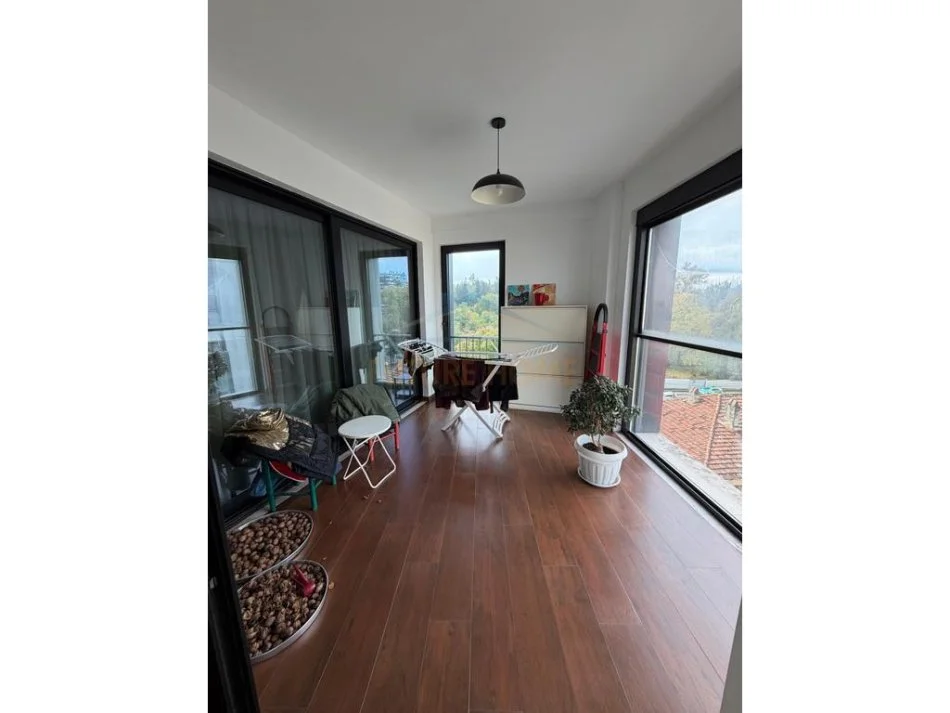 Tirane, shitet apartament 3+1 Kati 6, 180 m² 850.000 € (Rruga e Elbasanit)