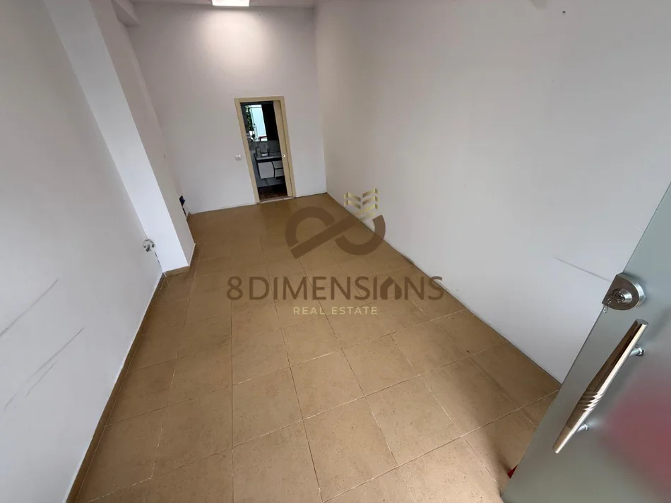 Tirane, jepet me qera ambjent biznesi Kati 0, 30 m² 400 € (don bosko)