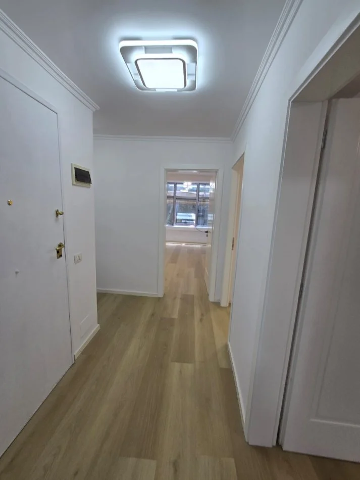 Tirane, shitet apartament 2+1 Kati 2, 75 m² 188.000 € (Rruga e Kavajes perballe Poliklinikes)