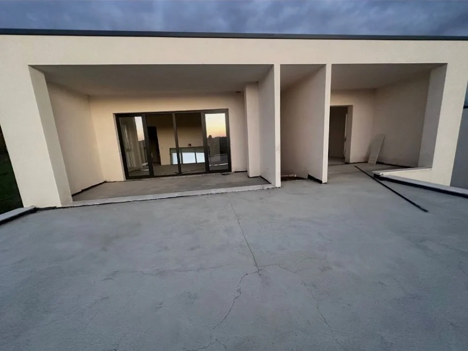 Tirane, shitet Vile 2 Katshe Kati 0, 258 m² 500.000 € (Farke)