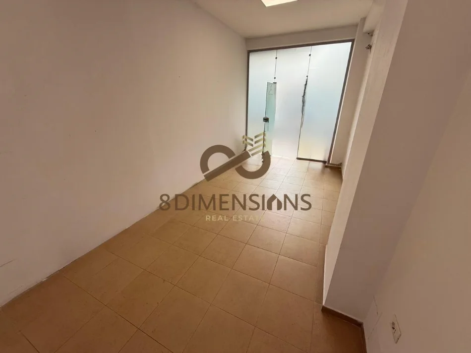 Tirane, jepet me qera ambjent biznesi Kati 0, 30 m² 400 € (don bosko)