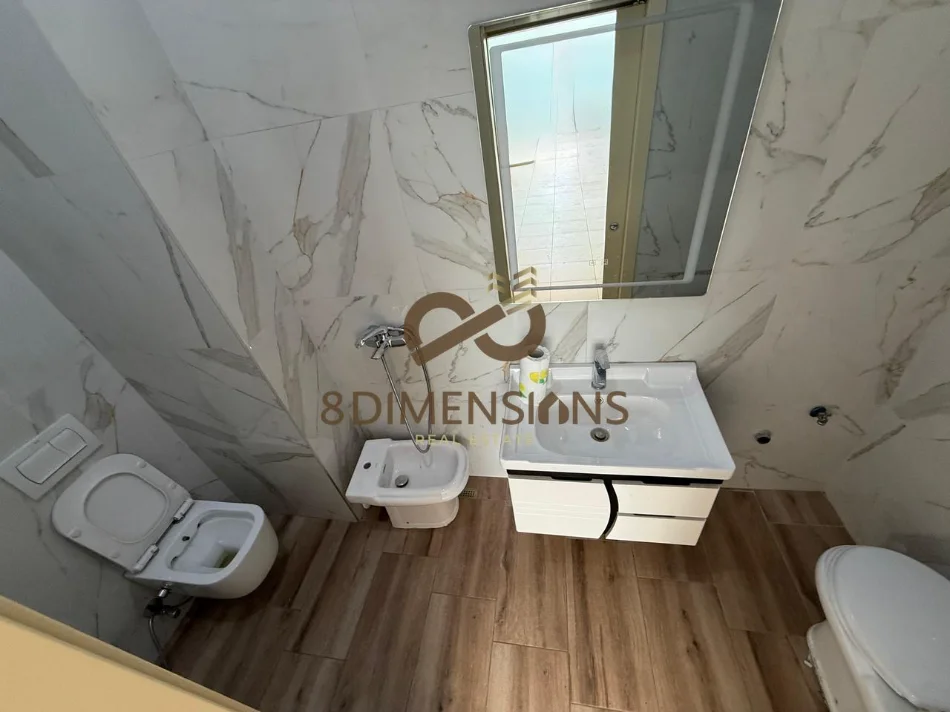 Tirane, jepet me qera ambjent biznesi Kati 0, 30 m² 400 € (don bosko)