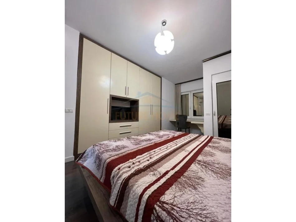 Tirane, shes apartament 2+1+Ballkon Kati 6, 96 m² 180.000 €