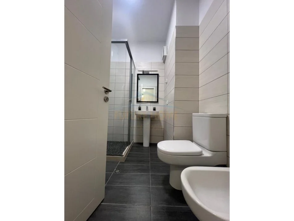 Tirane, shes apartament 2+1+Ballkon Kati 6, 96 m² 180.000 €