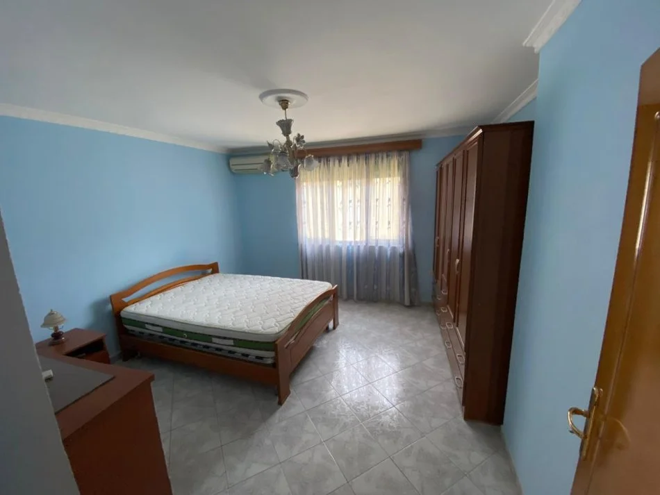 Tirane, jepet me qera apartament 2+1 Kati 5, 500 € (Mbrapa Restorant Durresit)
