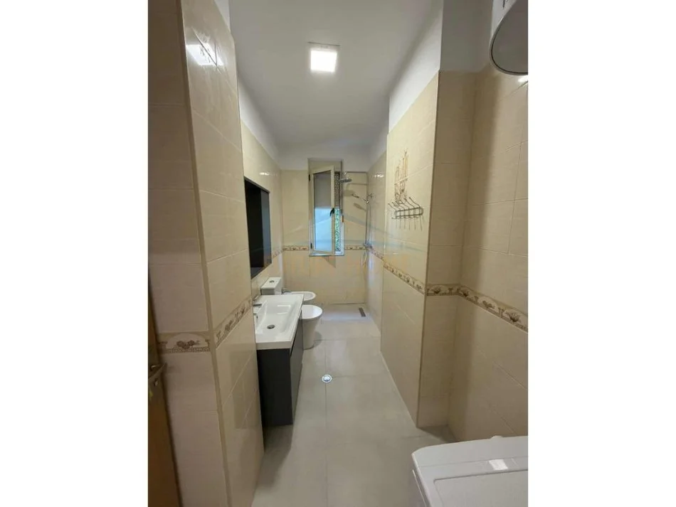 Tirane, shitet apartament 2+1+Ballkon Kati 1, 102 m² 173.000 € (Unaza e Re)