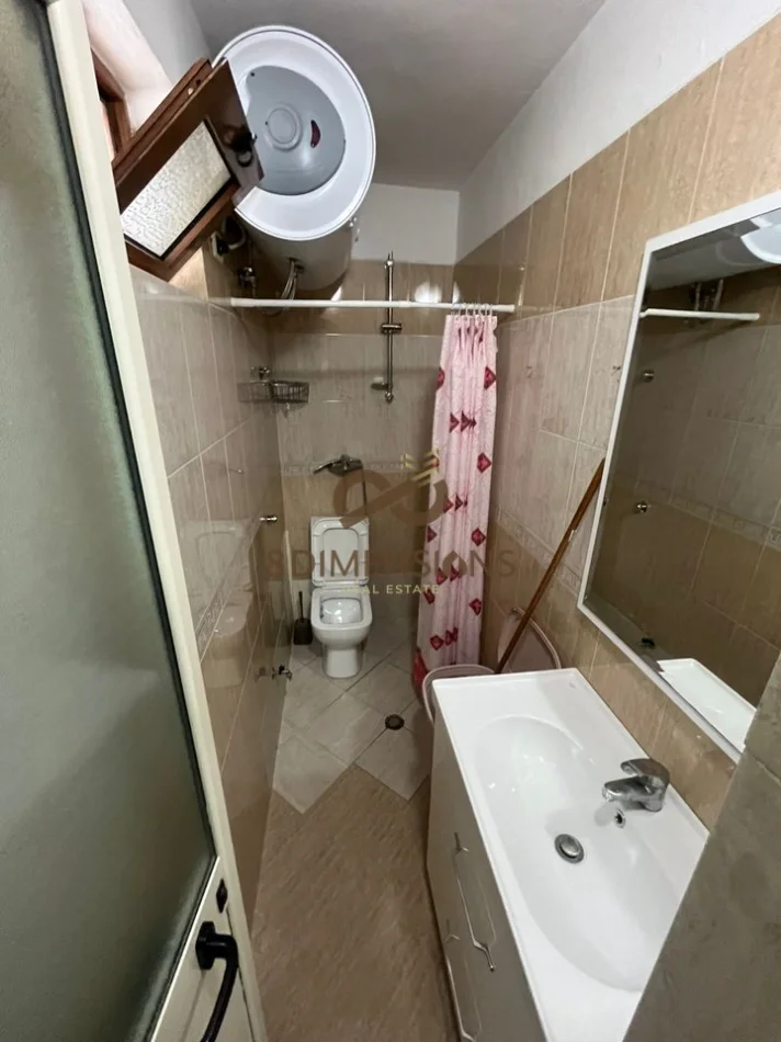 Tirane, jepet me qera apartament 1+1 Kati 2, 60 m² 400 € (oxhaku)