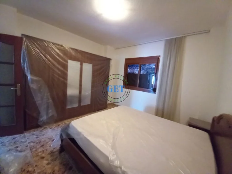 Durres, jepet me qera apartament 3+1 Kati 3, 145 m² 500 € (Tregu fshatar, Durres)