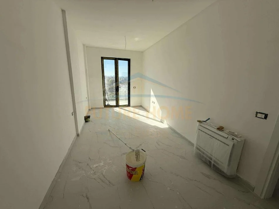 Tirane, shitet apartament 1+1+Ballkon Kati 5, 67 m² 126.400 € 
