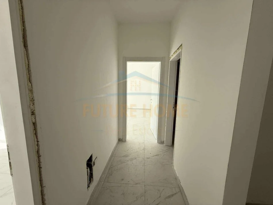 Tirane, shitet apartament 1+1 Kati 5, 83 m² 149.000 € (Dogana)
