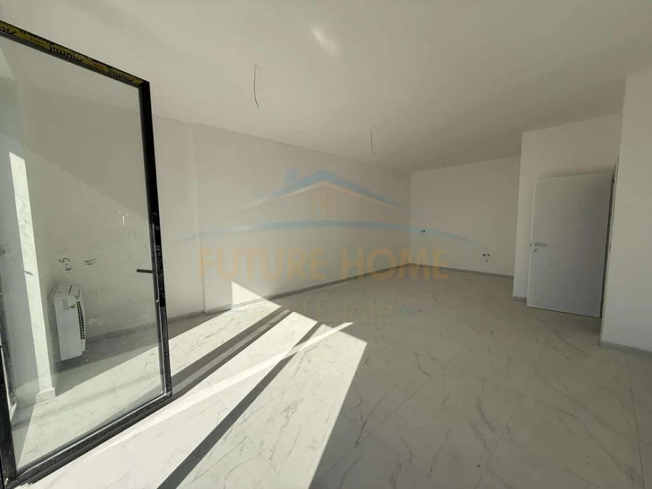 Tirane, shitet apartament 1+1 Kati 5, 83 m² 149.000 € (Dogana)