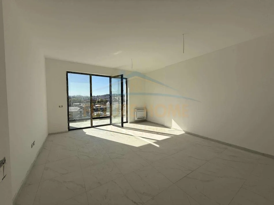 Tirane, shitet apartament 1+1 Kati 5, 83 m² 149.000 € (Dogana)