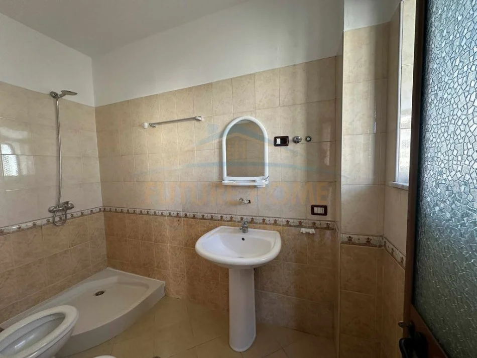 Tirane, jepet me qera apartament 2+1 Kati 5, 92 m² 550 €