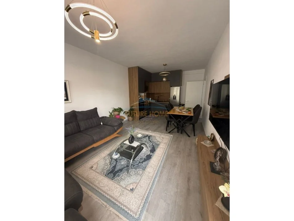 Tirane, shitet apartament 2+1+Ballkon Kati 2, 84 m² 119.000 € (Unvers City, QTU)