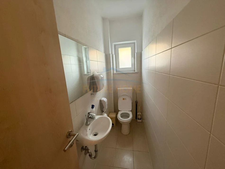 Pogradec, shitet Vile 1 Katshe , 300 m² 160.000 € (Peshkepi)