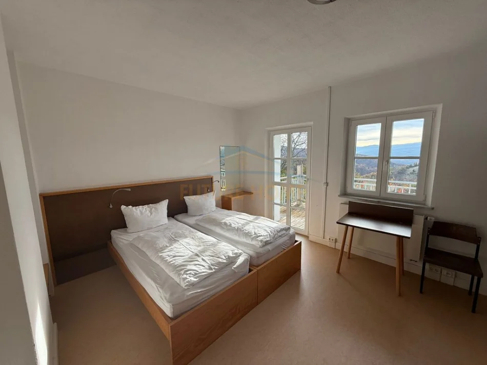 Pogradec, shitet Vile 1 Katshe , 300 m² 160.000 € (Peshkepi)