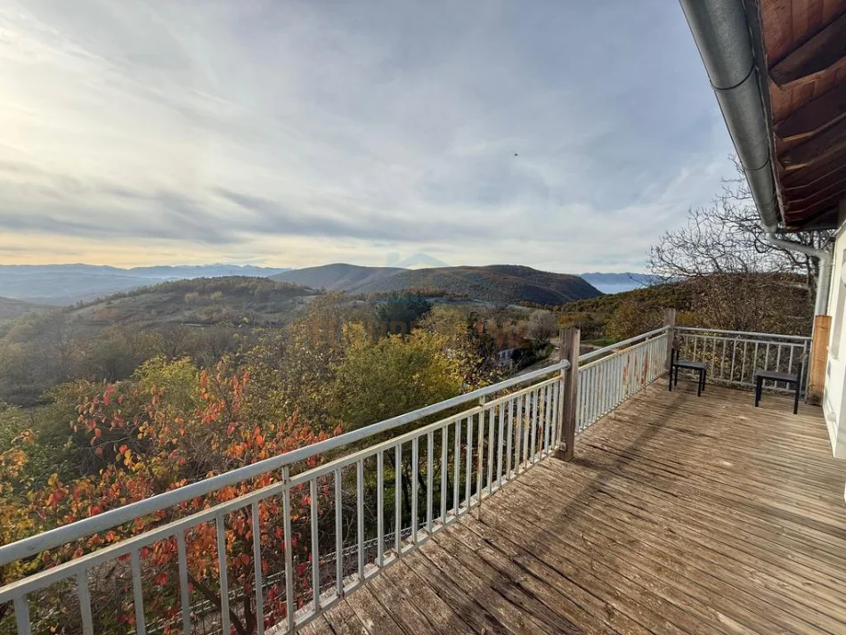 Pogradec, shitet Vile 1 Katshe , 300 m² 160.000 € (Peshkepi)