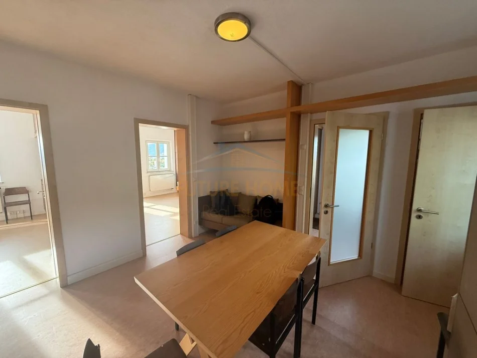 Pogradec, shitet Vile 1 Katshe , 300 m² 160.000 € (Peshkepi)