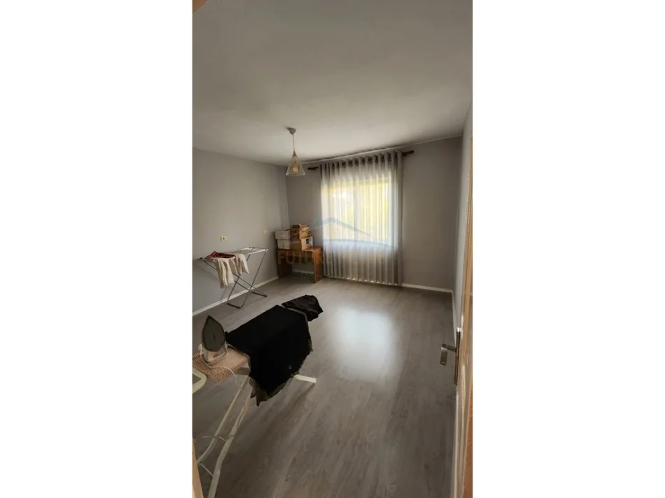 Tirane, jepet me qera apartament 2+1 Kati 2, 132 m² 450 € (Babrru, Tirane)