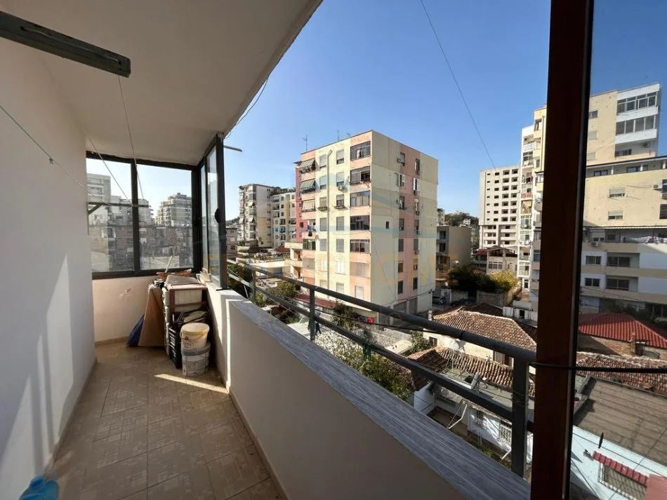 Durres, shitet apartament 3+1+Aneks+Ballkon Kati 5, 135 m² 160.000 € 
